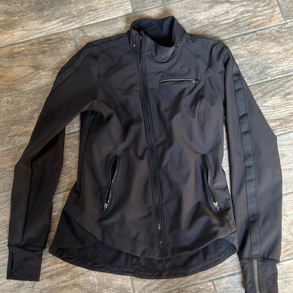 Lululemon rainproof running jacket